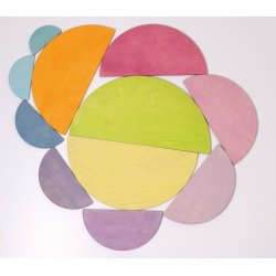 semi cercles plans de fusta de colors pastel