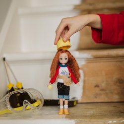Lottie muñeca inventora