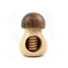 Cascanuecse de madera para el juego heurístico