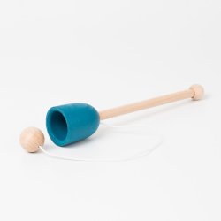 boliche azul de madera con cuerda