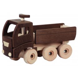 Camión con volquete de madera natural