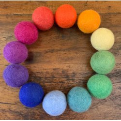 bolas de fieltro de colores J4569 Papoose Toys 4