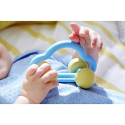 Coche Sonajero Hape – juguete sensorial para bebés de 6 meses que estimula el gateo