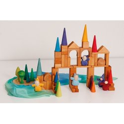 Pequeños conos de madera que forman un bosque de los colores del Arco Iris. Marca Grimms J2227 Juguetes Grimm's 4