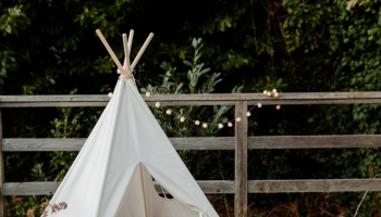 ¿Por qué jugar con tipis y cabañas gusta tanto a los niños y niñas?